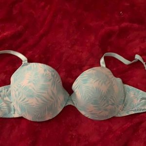 White and blue bush leaves printed bra